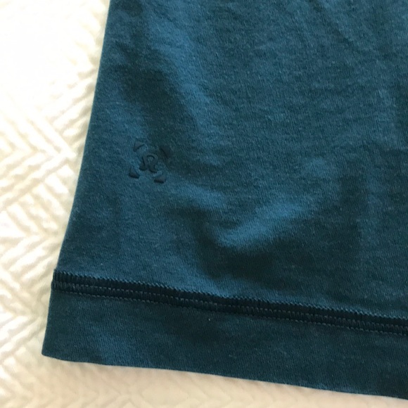 Lululemon 5 year shirt large blue - Picture 3 of 3